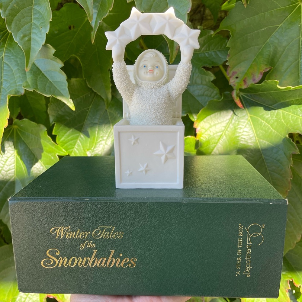 Snowbabies~A Star in the Box # 68608 Figurine Boxed By Dept 56 Snowbabie w Stars